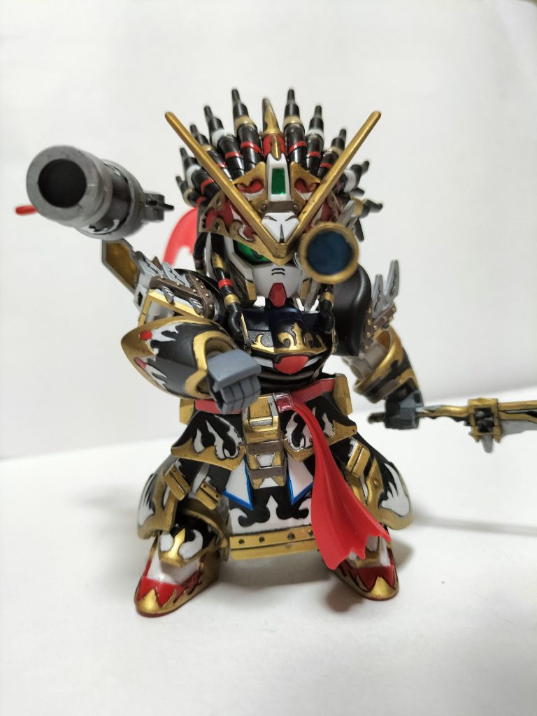 サフなしで筆塗りしていくので、白パーツが塗料厚盛で墨入れがうまく入りませんでした。なかなか薄塗りは難しいですね