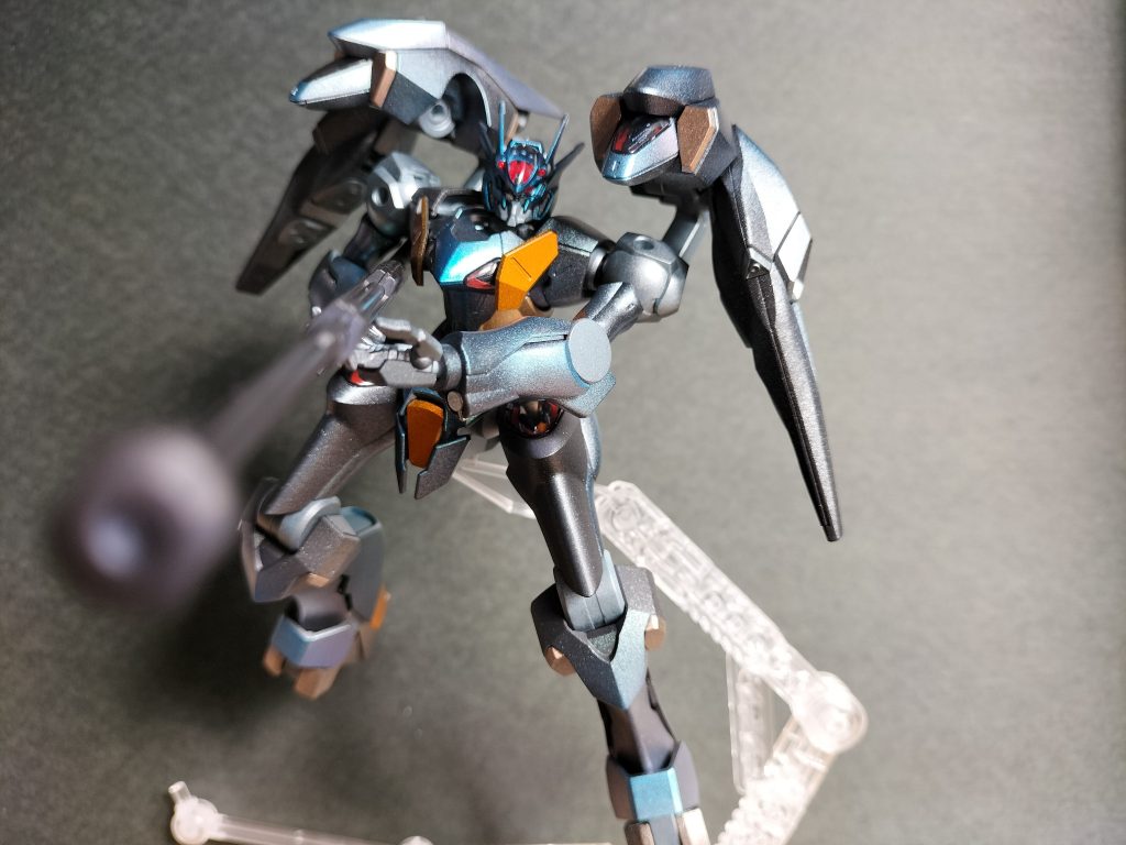 カタパルトは特に黒強め。黒、紺、紫、青に変化します。