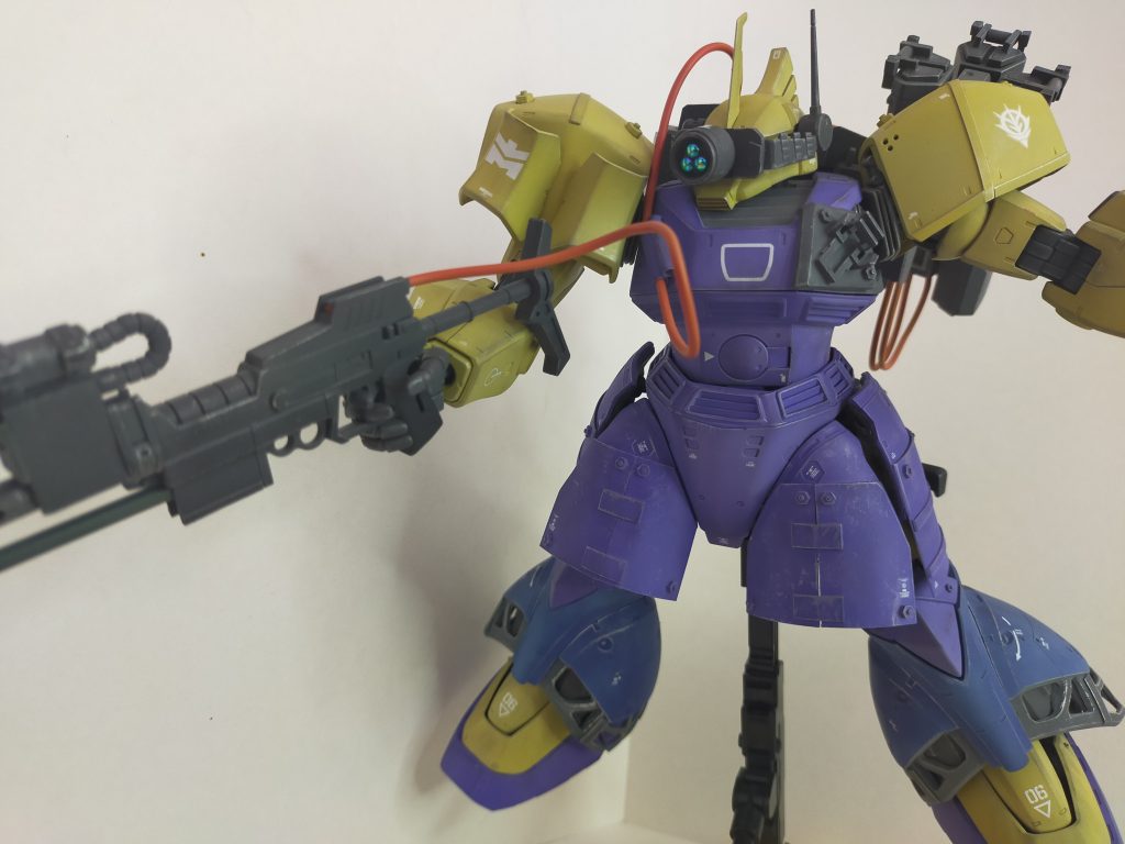 私は、地上のMSの汚し塗装が得意なので、今回のシーマ専用機を作る際のウェザリングは少し手こずりました😅宇宙ウェザリングって難しいですね。