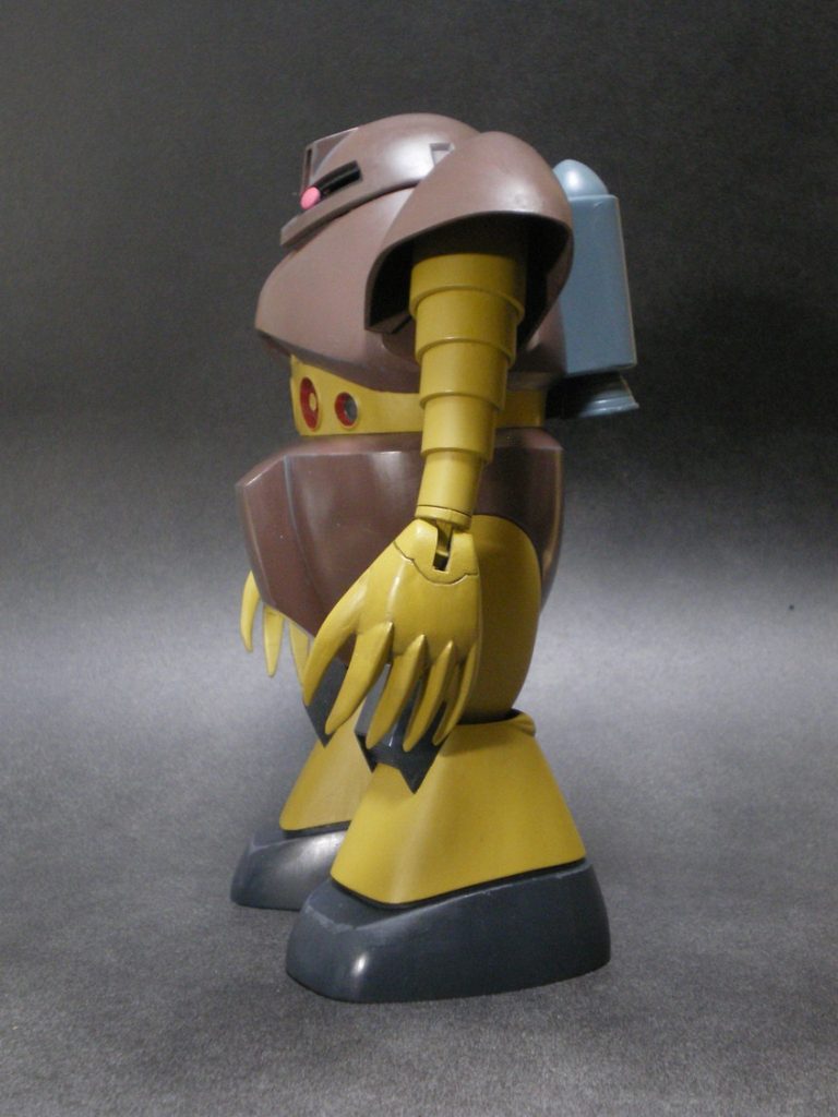 こちらも可動はないに等しい。そして合わせ目消し大会。