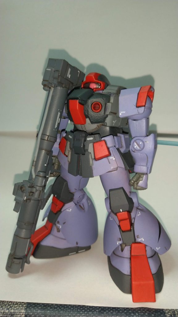 一番機。左脚の部位に黒いラインがはいってます。  