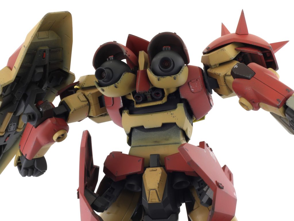 バックパック周りやリアスカート裏なども拘りました。また、シールド裏もディテールアップ