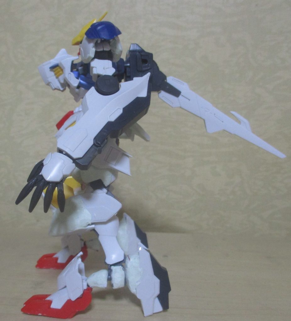 見ての通り、腕はレクスの物をそのまま移植してます。