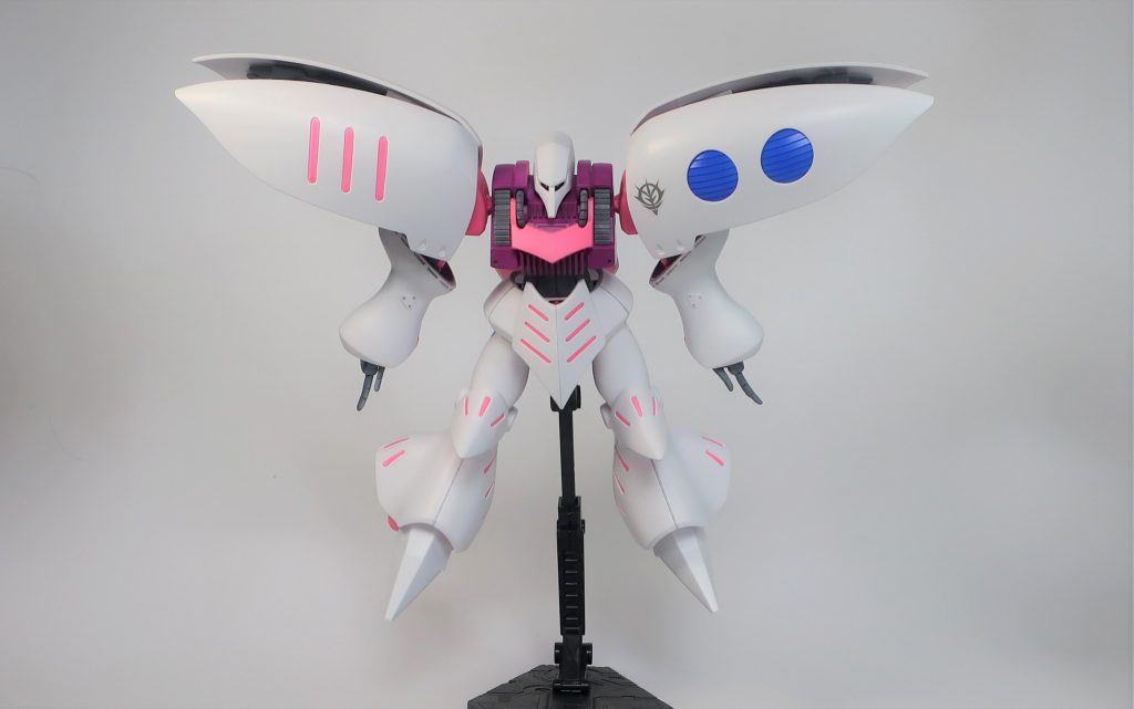 ホワイトに合わせて他の色も鮮やか目にしています。