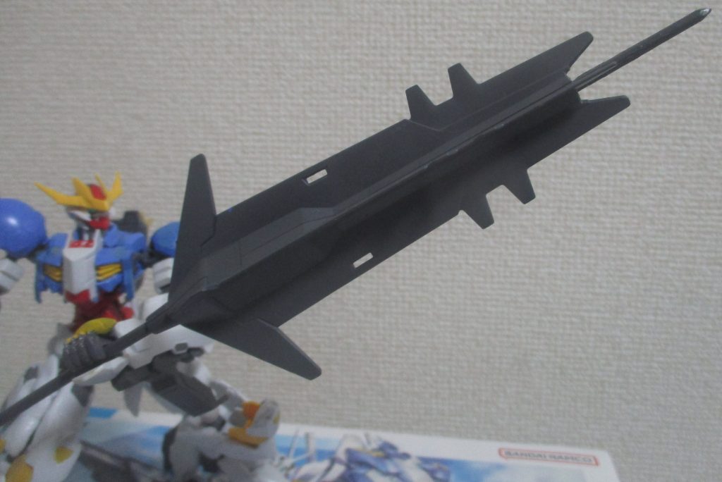 先端が収縮出来るよう改造してます(ランナーを加工して入れ込みました)。その上・・・。