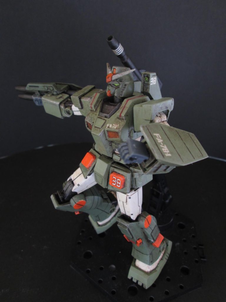 今度新発売となる、プレバンさんの商品ページのポーズを真似してみました。