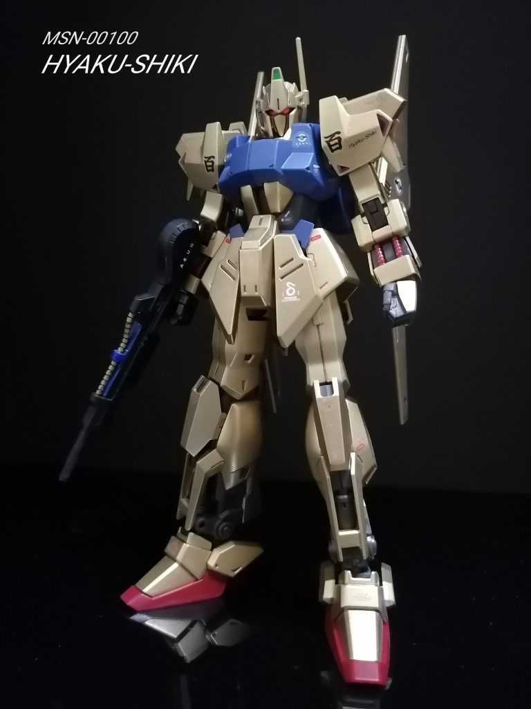 ゴールドの外装はホワイトサーフェイサーを吹いてから、ゴールドの塗装をしたので、明るいめのゴールドになりました😄