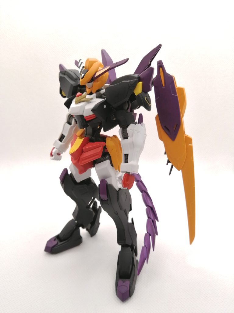 実は他の製作中だったのですが、卒業のお知らせが来たため、急ぎ完成させました。塗装は水性ホビーカラーを使用しています。