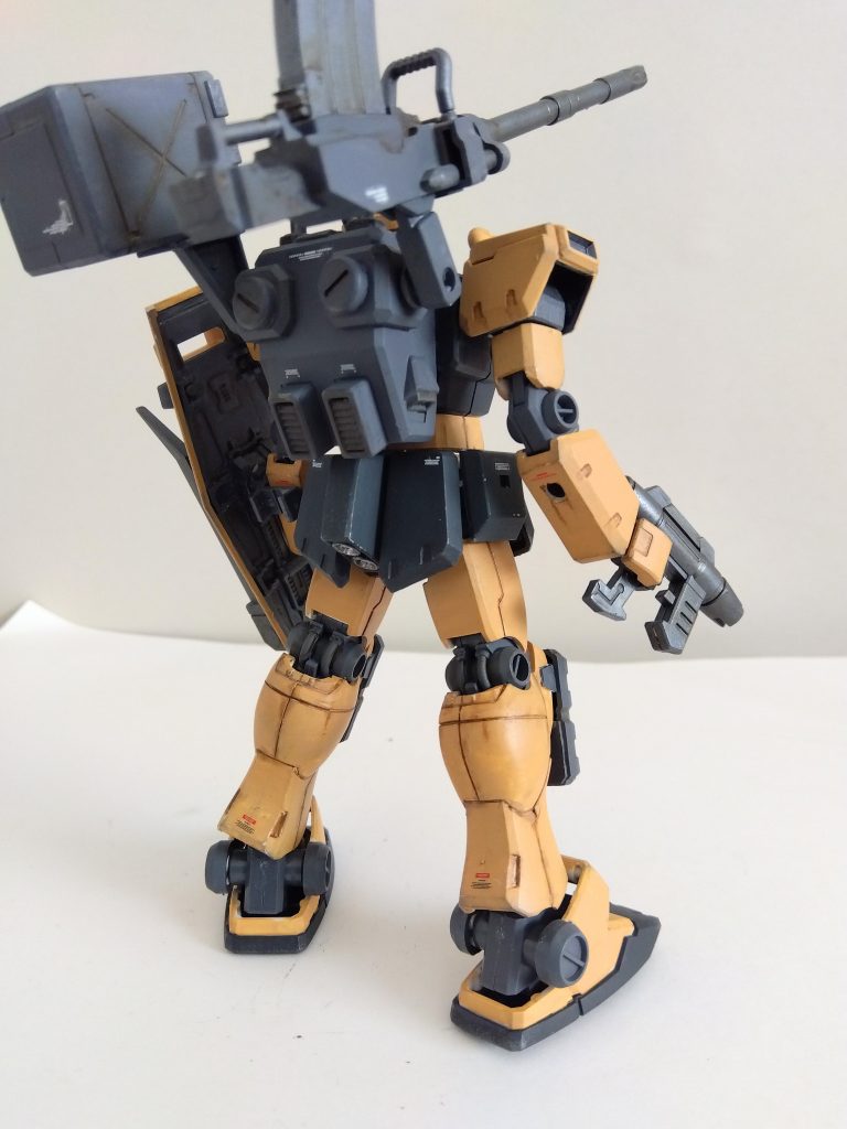 背面図。バックパックはハイモックの物にMSGとプラ板でディテールアップ、キャノンとミサイルポッドはイージーアームズの物を使用しました。