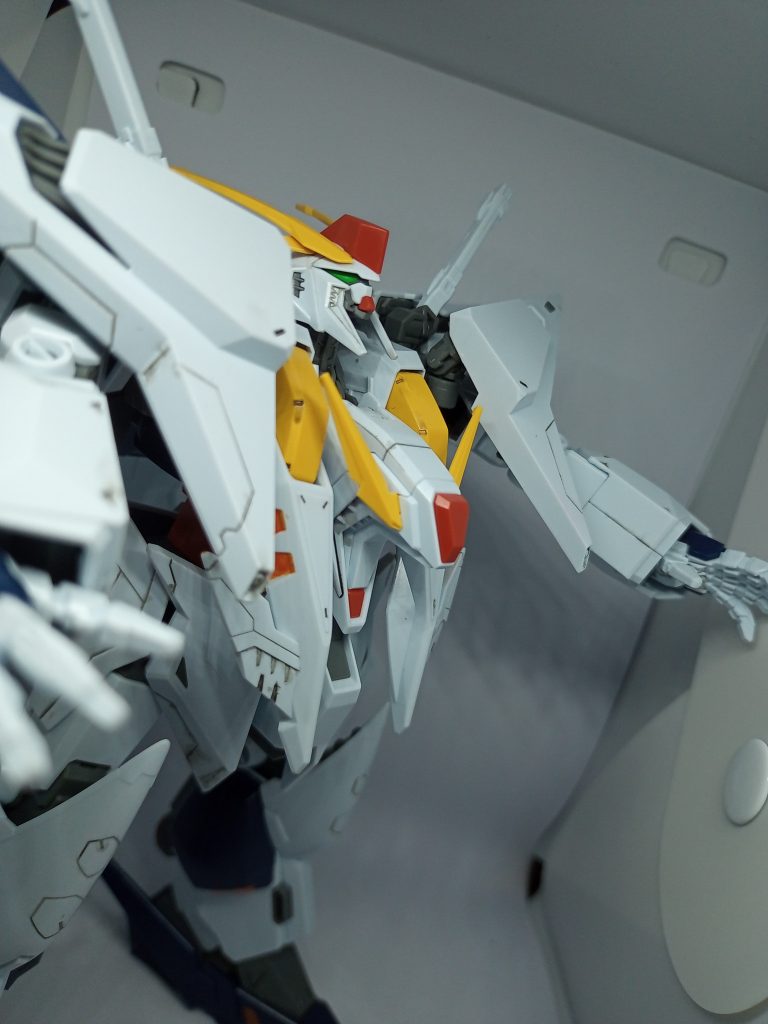 ちょっと撮影ブースが小さくてなんか後ろが気になる、、、素立ち　↓