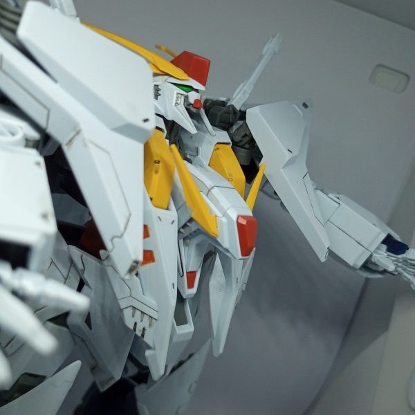 RX−105クスィーガンダム