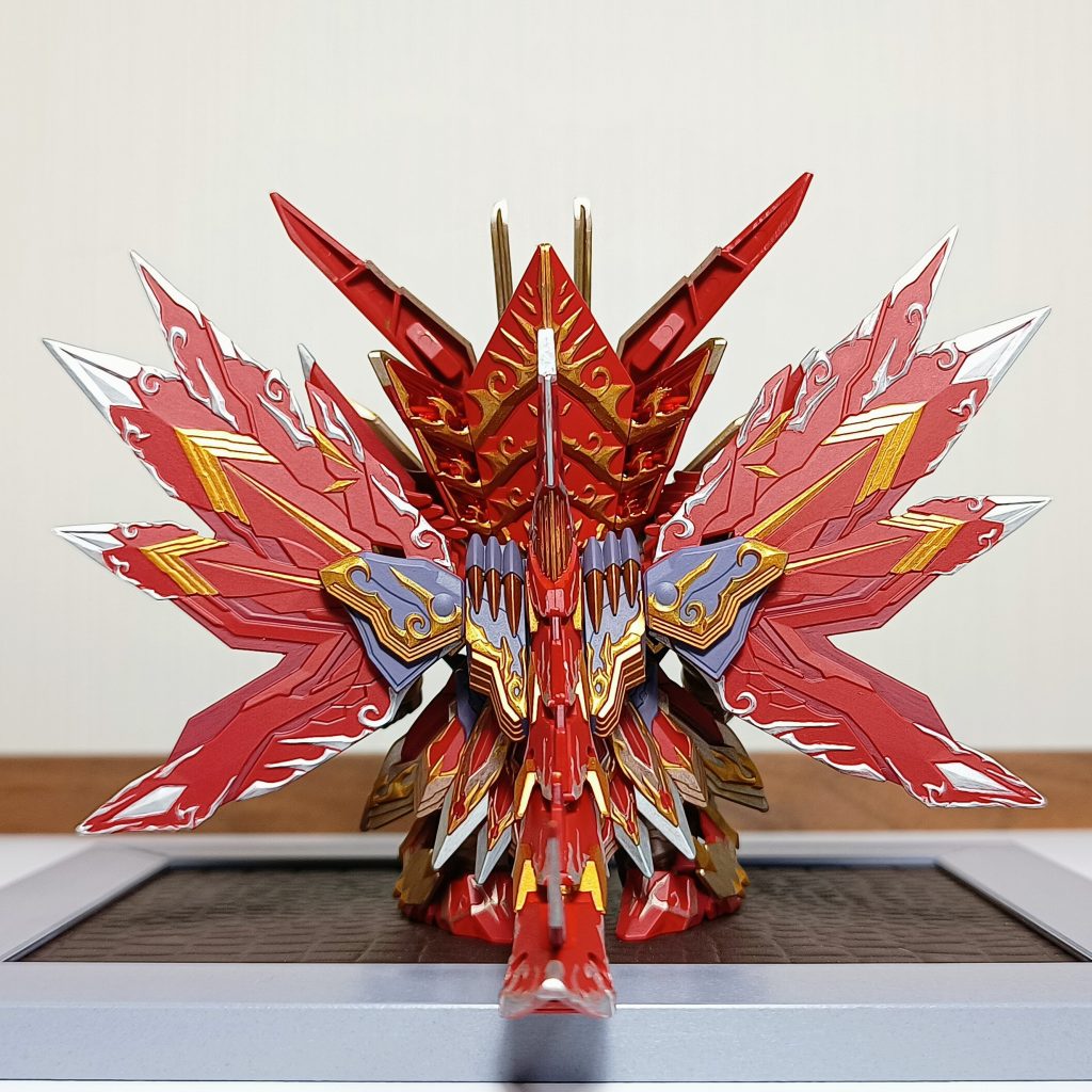 バックショット。なんか傾いてるような…クリアパーツ多かったけどクリアを活かせたのは両耳の裏と額のとこだけです!あとは塗りつぶしちゃいました。