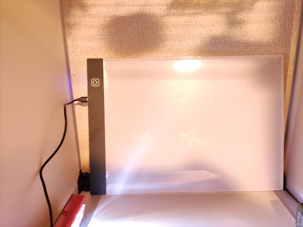 A4サイズのライティングトレースボード。