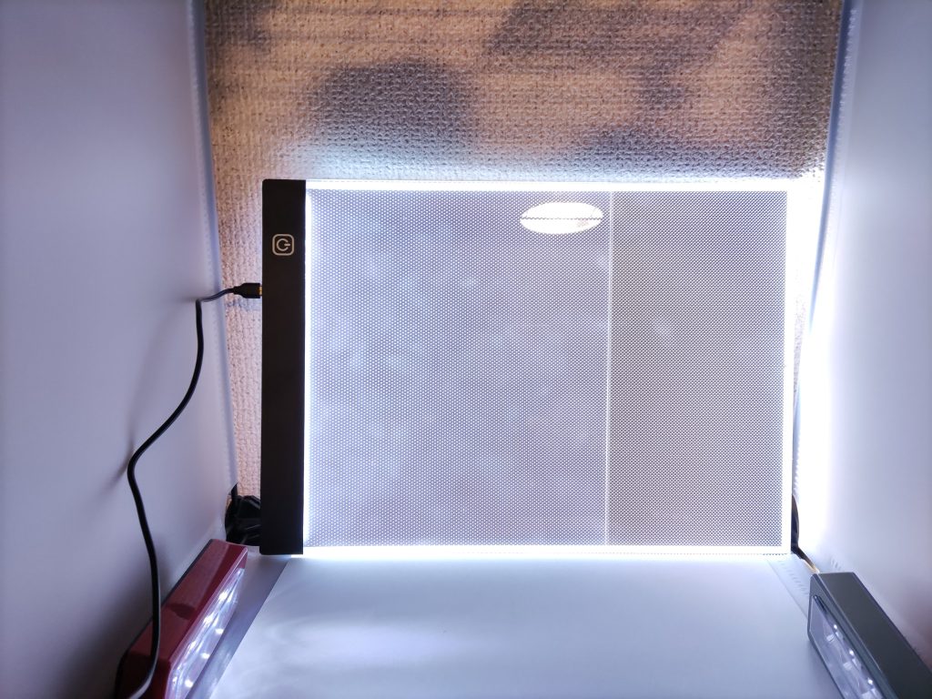 傷つくが嫌だったので別でタブレット用のフィルムを買ったのですが、サイズが全然違ったので後で買い直します…