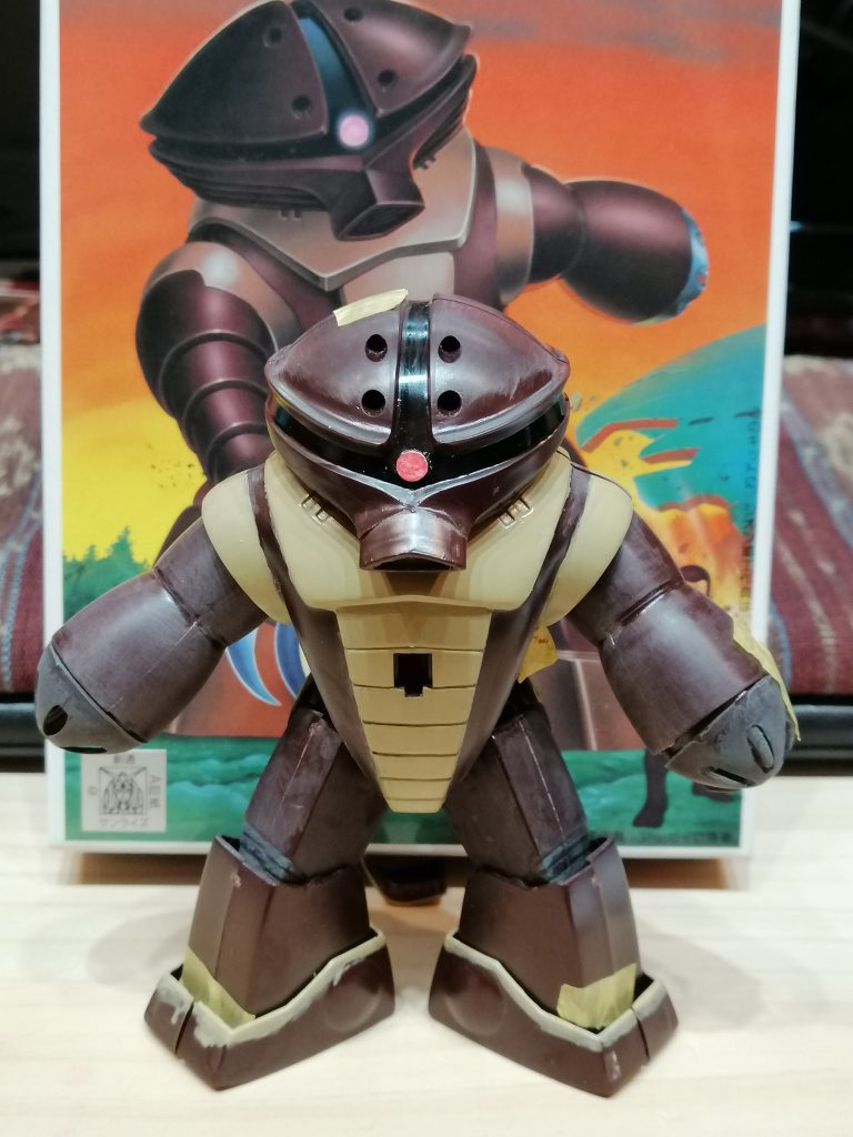 塗装・接着・継ぎ目消し同時進行（腕カット前）