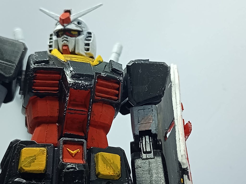 全部筆塗りです。改造したところは首の延長とアンテナのシャープ化だけです。汚しはチッピングだけです。