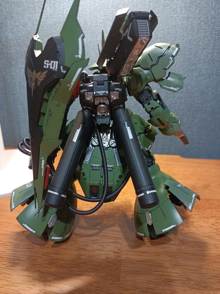 シールドのマウント。動力パイプの接続。