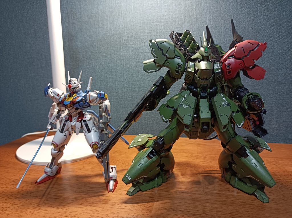 サイズが凄い。流石…逆襲のシャーのMSはデカイ！