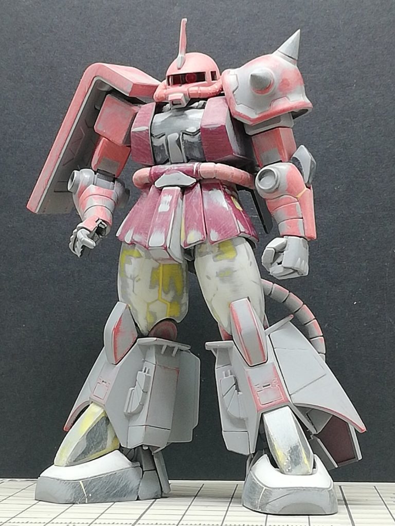 ほぼ最終形態。足首の関節を延長して足の甲を大型化。フロントとサイドのスカートの分割を変更しています。