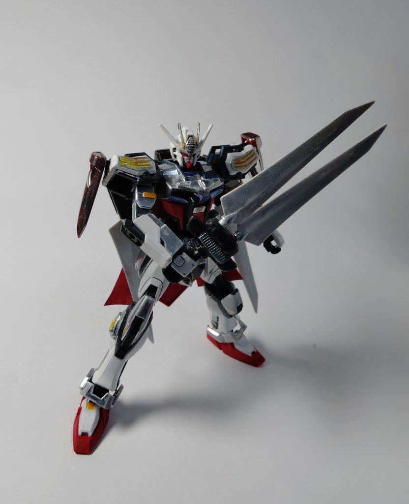 羽根は専用に作った柄と合体、剣として使えます。 