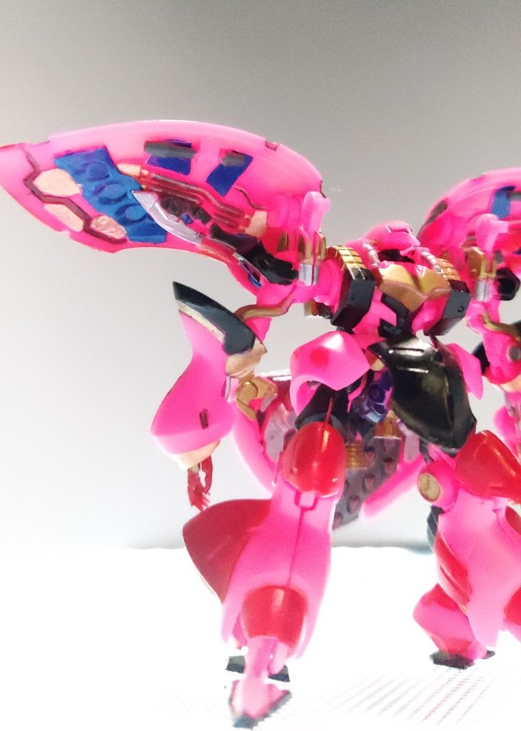 とりあえず、レアカラーっぽいので全塗装せず、成形色を活かす方向で。リサーキュレーションカラーみたいにしたいと思いました。あと、裏側塗ると透けるのでやっぱり全塗装が望ましいんでしょうね!