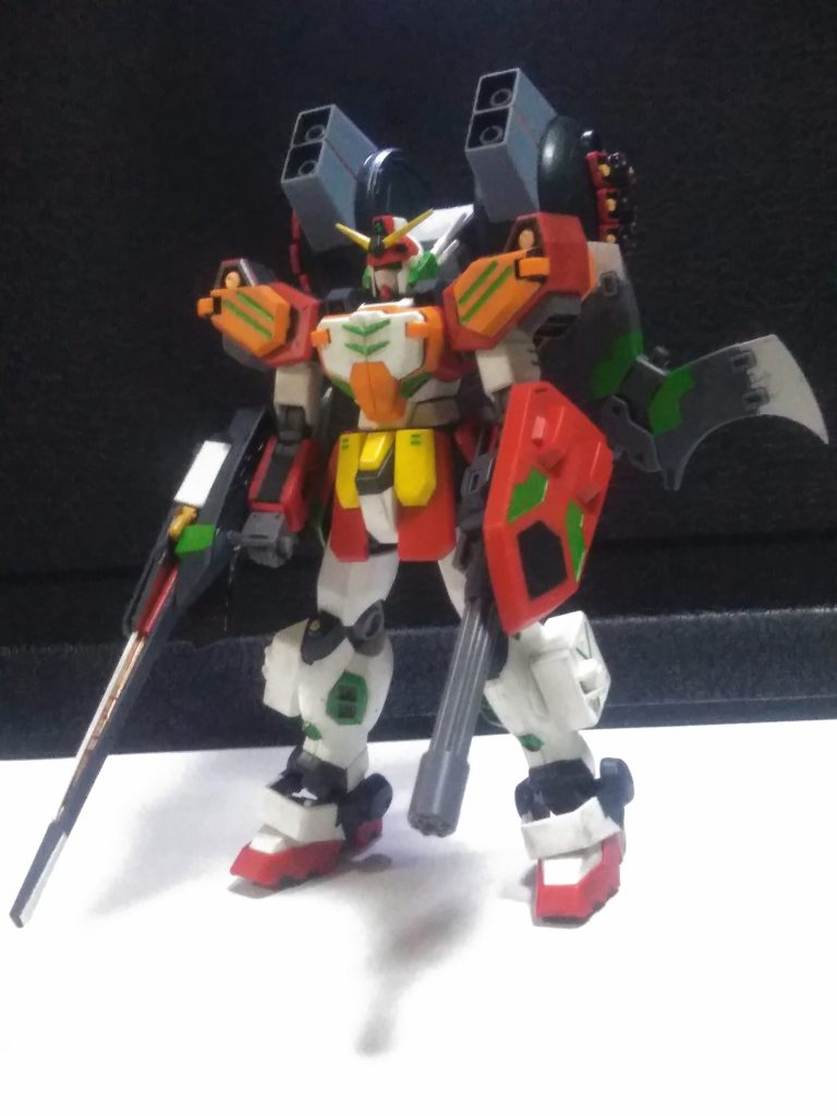 右碗部 ビームキャノン・スネイル装備　短距離四連ビームキャノン・七連ガトリング・六連マイクロミサイル×二基・ヘビーアックス