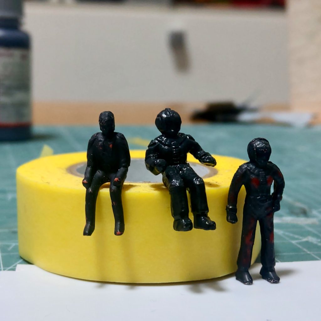 パイロットを生成。左:キット付属のシャア大佐中:今回の生成物右:旧キット付属のジョニーライデン