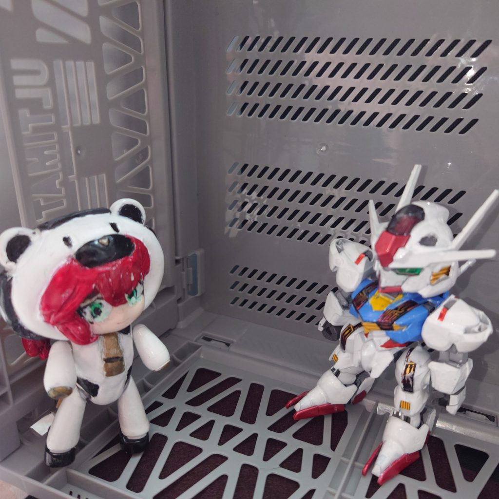 『エアリアルが小さくなっちゃいました!』–4枚目/制作者:ろびユイ