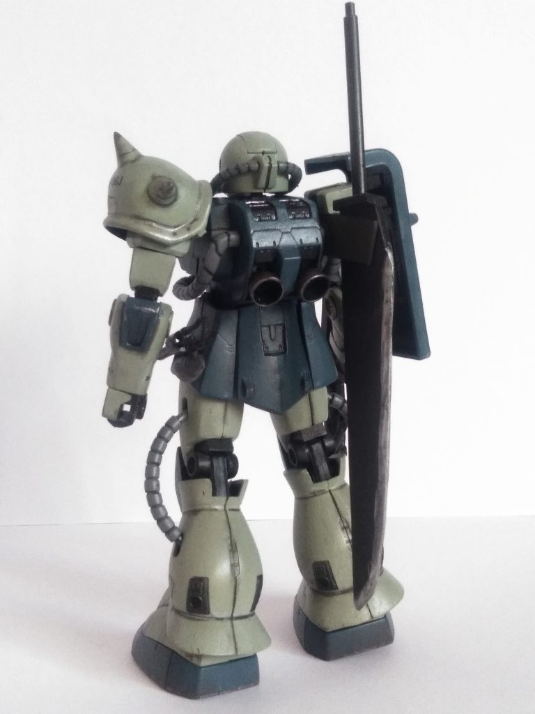 トレードマークの｢ザッパー刀｣は地上仕様として新規にシェイプアップされた物を用意。