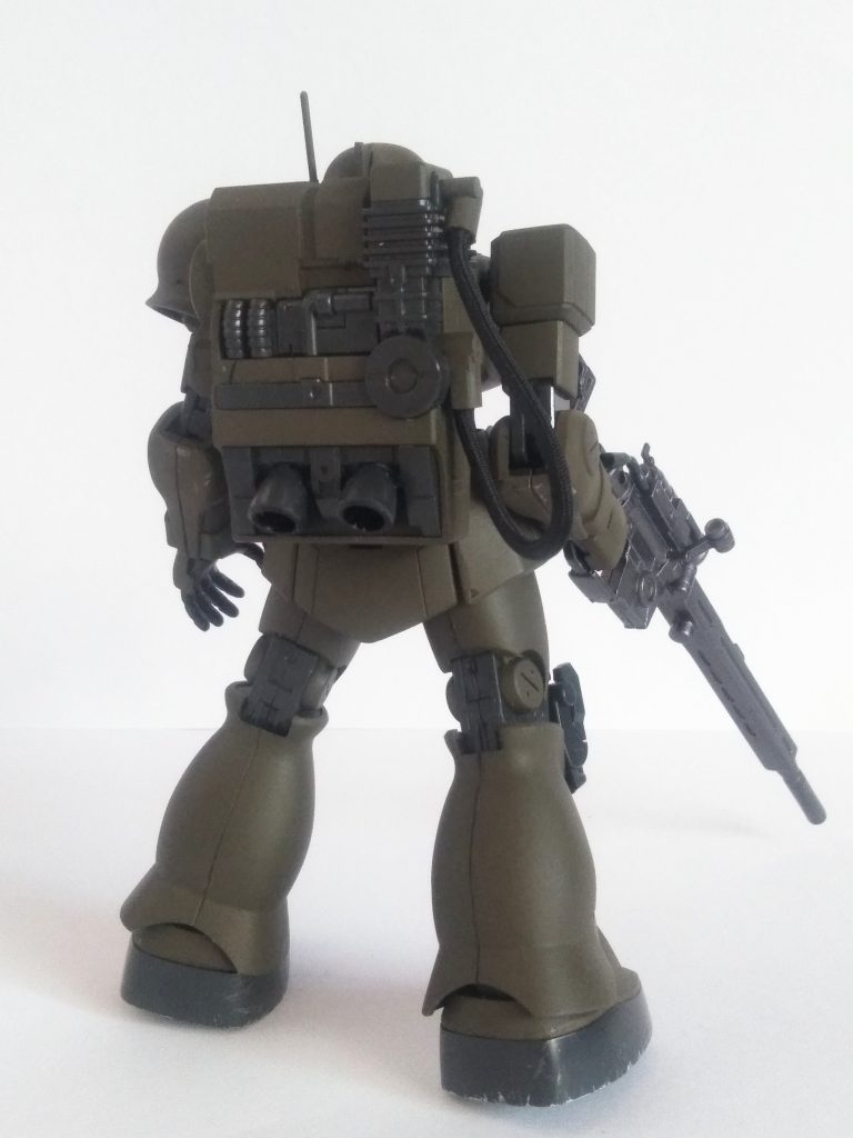 しかし、射撃に反比例しMS操縦技能は最低基準ギリギリの彼女。動く事もままならず、その場にて必殺の一撃を放ちます。