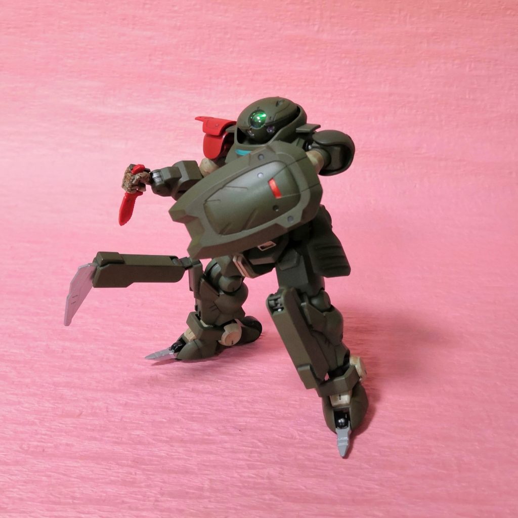 こっちの装備も作りました。ナイフ塗り忘れたー。