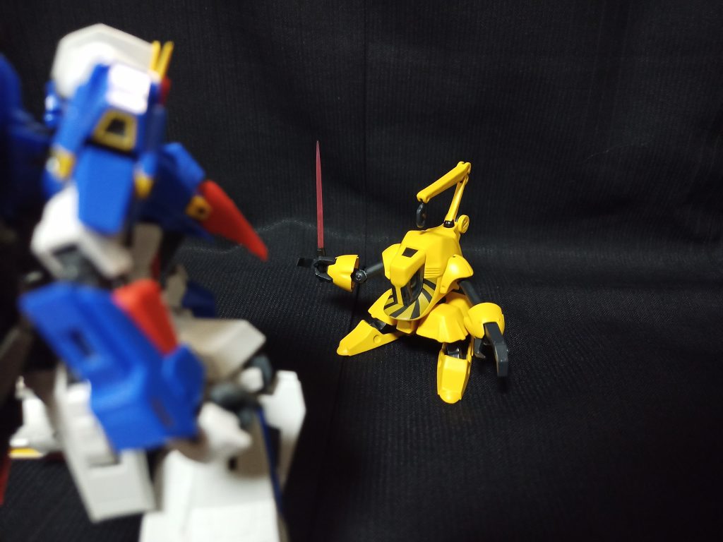 Zガンダムが落としたビームサーベル拾って機体の出力低いからか使用時やたら短かったサーベル刃をテキトーなキットのランナー削って再現