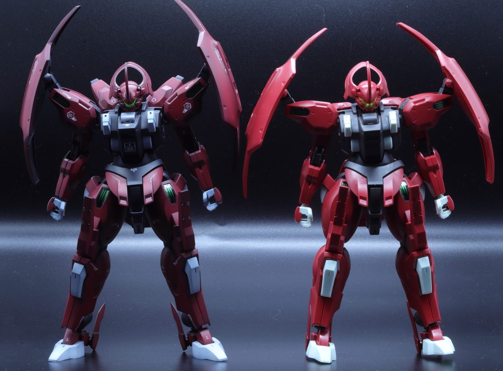 素組と比較です。ダリルバルデの肩~胴体上面~バックパックにかけて、まっ平になるのが嫌で、肩位置変更も変更しています。バックパックのイーヴァシュラ可動がここで効果を発揮します。後は腰で2mm、脚を3mm延長。詳しい改修内容、そのほか写真はこちらをご覧ください。 塗装レシピは・胴体、フレーム … ファントムグレー+ウイノーブラック・赤 … 黒下地にパンツァーレッド2+ペンキレッド・白 … 黒下地にスーパーシェルホワイト・メタリック部 … GXメタルブラック、スターブライトジュラルミン・センサー … スターブライトジュラルミンの上に蛍光イエロー、蛍光グリーン・槍 … 蛍光イエローグリーン、蛍光グリーン、+EXホワイト今年はシンプル作例を心がけます。ブログを始めたので、そちらもよろしくお願いしますw