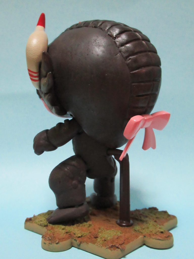 斜め後ろ。特徴的な後頭部（背中？）のボリュームもしっかり再現。