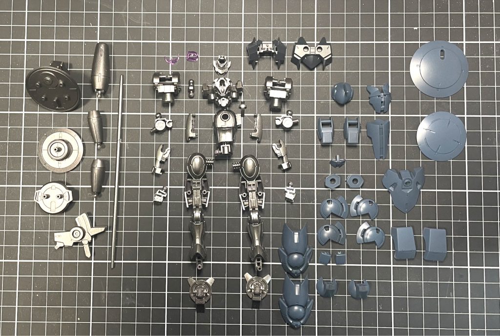 武器-焼鉄色、フレーム-スターブライトシルバーの上からスターブライトアイアン、ボディ-ミッドナイトブルー、その他-ヘキサブルー