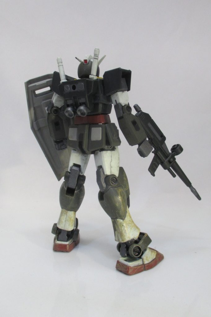 成型色を活かそうとホワイトとイエローは成型色なのですがほぼ全塗装と工程が変わらなくなりました