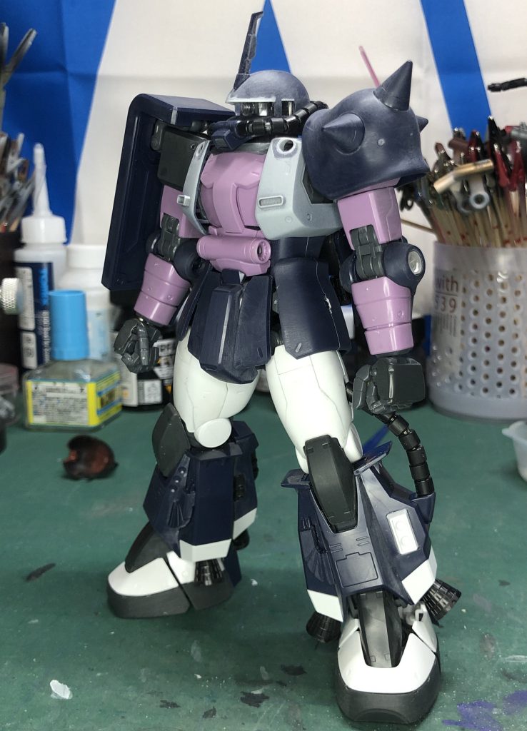 今回は少しスジボリや胸のバルカン等ディテールアップもやっています。