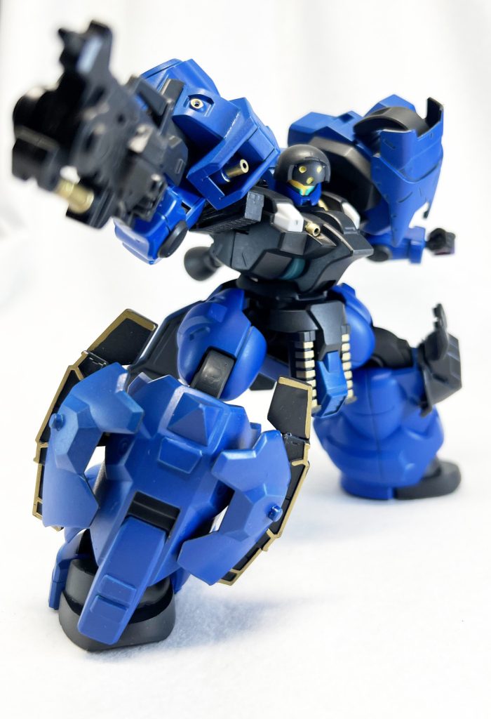 武器1 連射力はそこそこで安定性も低いが、一撃の重いライフル。KE属性。