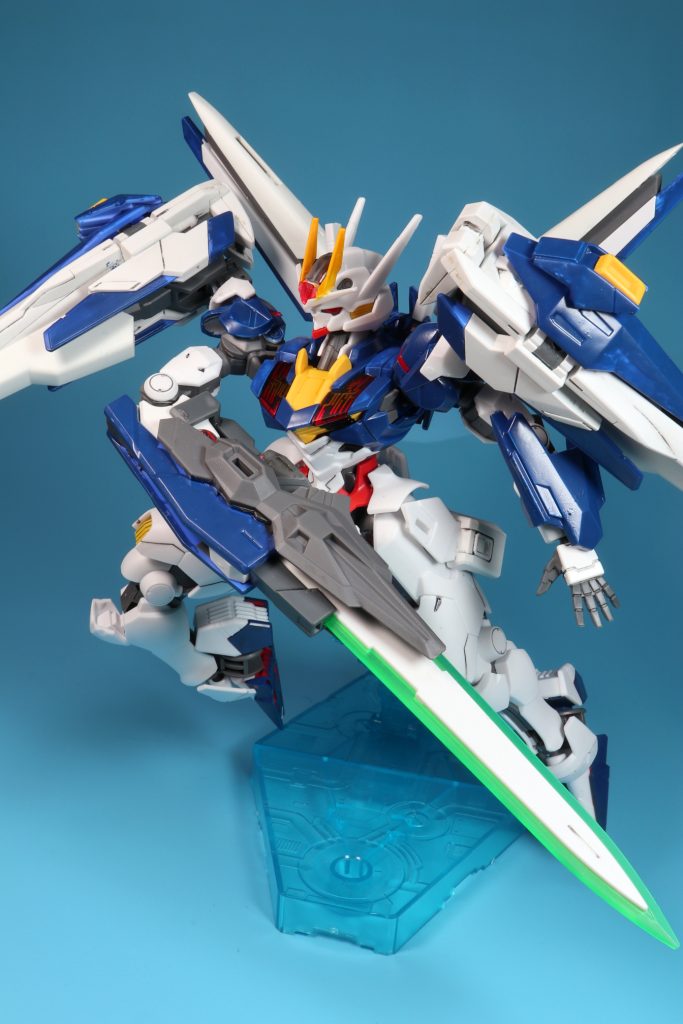 大型ビームソード兼用ビームライフルG○ソー○Ⅲです。本機の主武装であり遠近両用の便利な武器です。これで斬られたら地球の魔女もイチコロです。