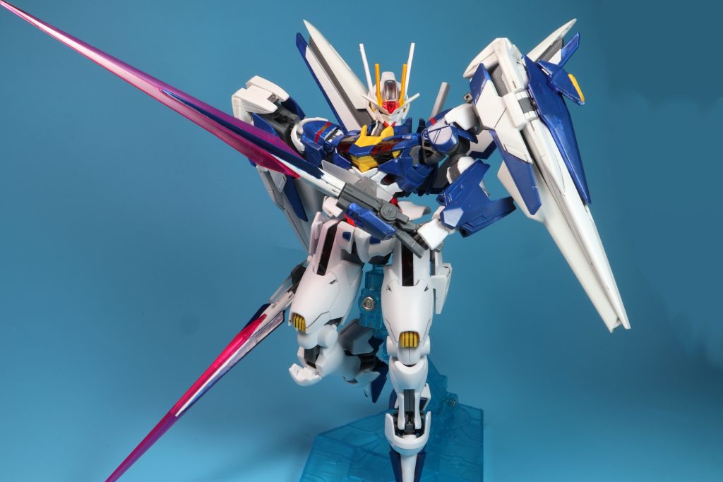 大型ビームサーベルG○ソー○Ⅱです。主武装の大型ビームソードより取り回しが良く出力も高いので、こいつと鍔迫り合いは厳禁です。