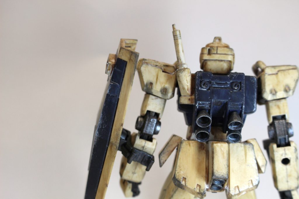 それにしても、このジム改、プロポーションがすごくいいキットですね（後頭部のアンテナは行方不明…）子供の時はあまり思っていませんでしたが、大人になってわかるジムのかっこよさと渋さよ……