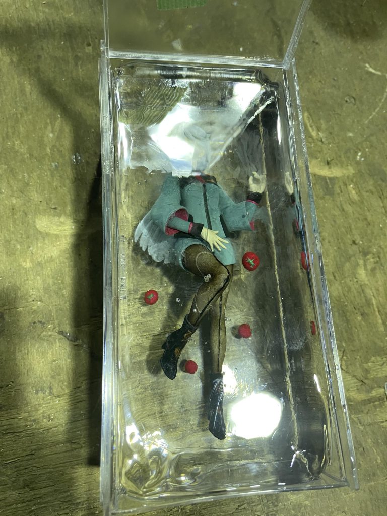 これもうガンプラ製作の絵面じゃねぇ