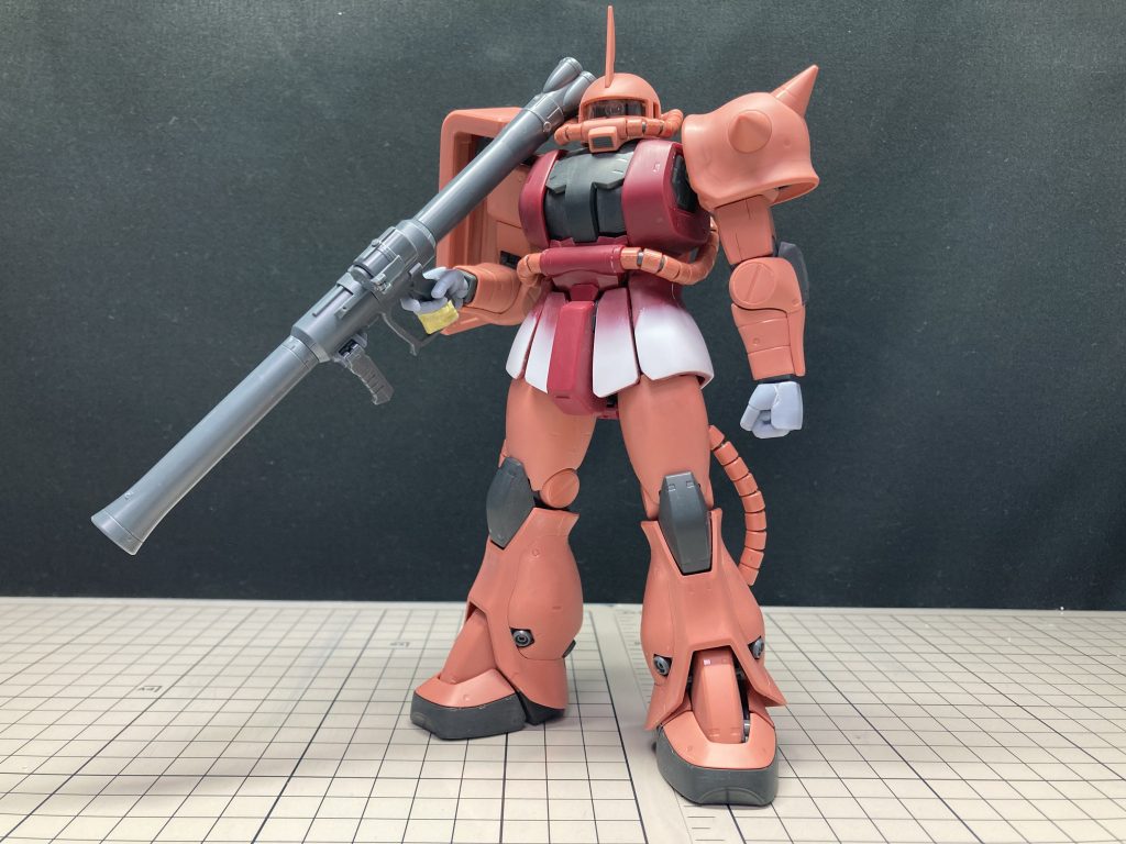 本体加工改造箇所は腰アーマーのフチの厚み増しと自作ハンドパーツへの変更