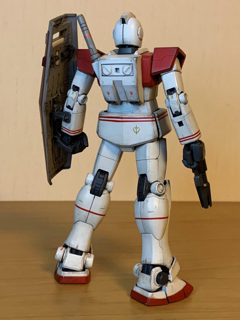 プラモデル製作は割とマニュアル通りにやるタイプなんでウェザリングに関してはネットとかで調べて色々と参考にして試行錯誤していましたが正解がないって事に気付きました!(アンクルアーマーの丸いパーツも無い💦)