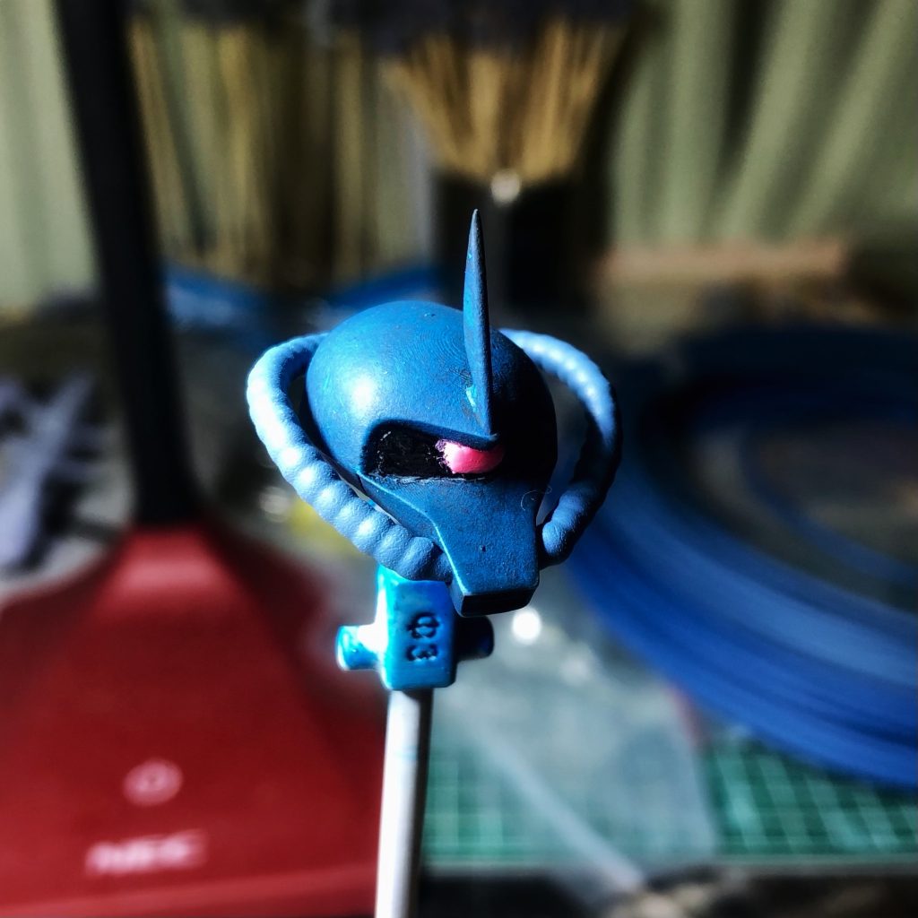 頭部も気に入らなかったので同じく3Dプリント!動力パイプはビーズに熱収縮チューブを被せて作りました。