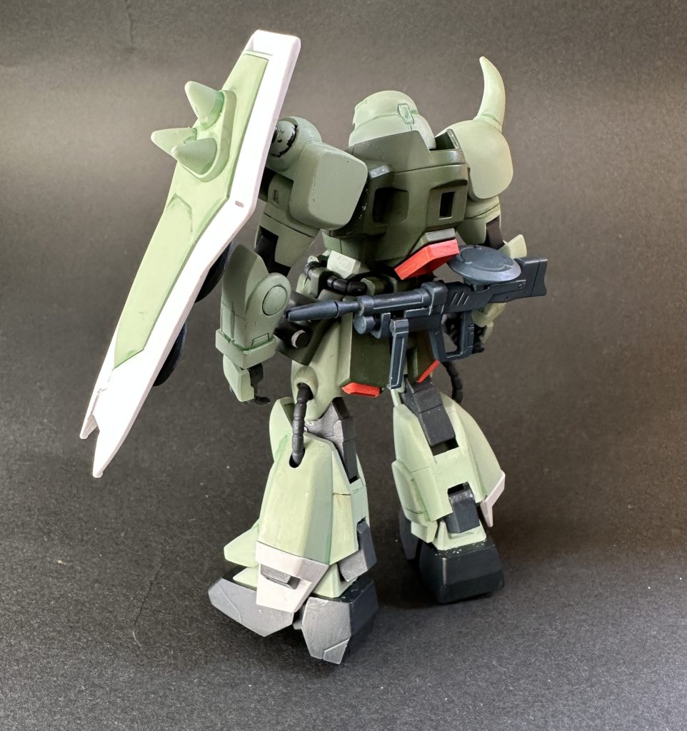 当時はええっと思いましたけれども、今みるとちゃあんとザクの系譜なのだなと感じます。好きな機体。筆塗り・全塗装ガンプラ　２０２３　その８