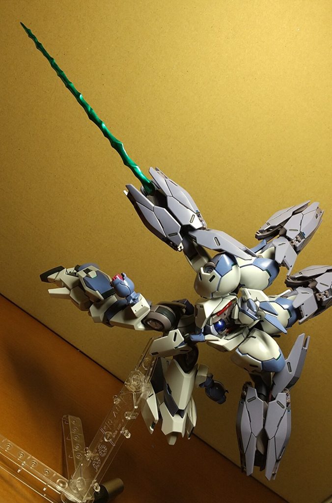 ·大型ビームサーベル 標準のビームサーベルよりも高出力。