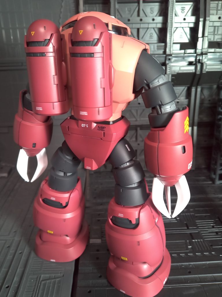 ジャバラ装甲の内側をきっちり仕上げた事により、メカ感が増しました。