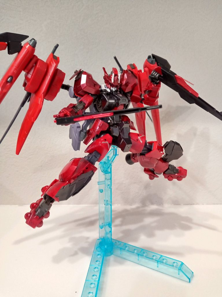 エアリアルのように機体に装備し格闘戦能力向上!