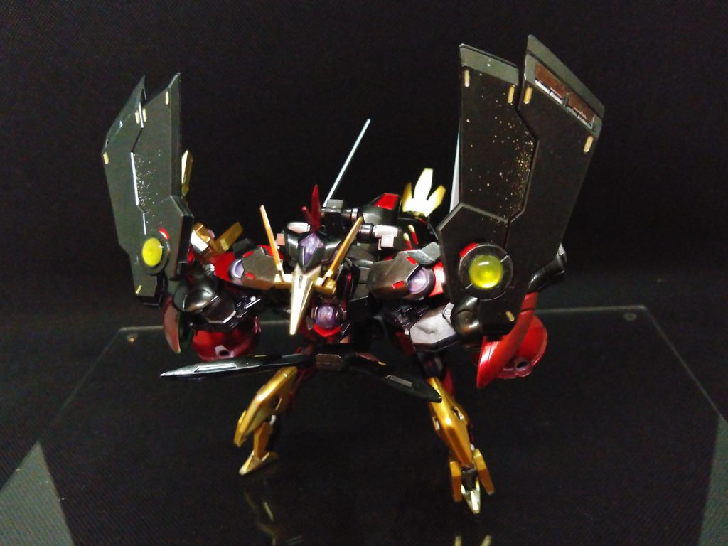 当機は八咫烏を模した支援機である。武装■ノンキネティックポッド×2■顎部ビームサーベル■尾部ビームガン■ベイオネット×2■ロングレンジビームライフル